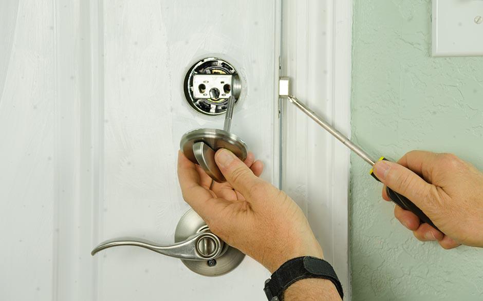 changer serrure porte pvc Houilles
